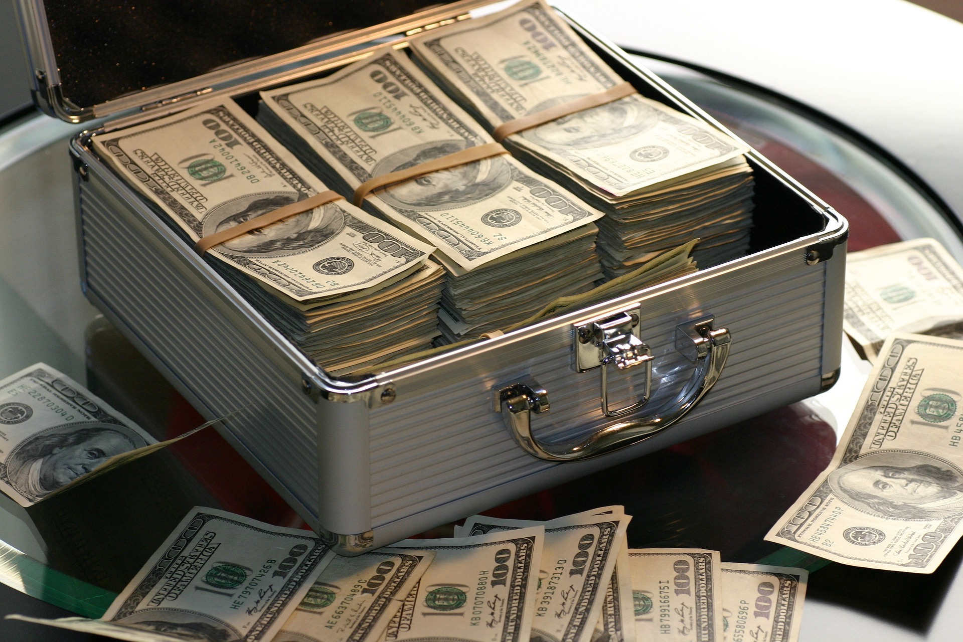 Myth Busting – The $100,000,000 Startup